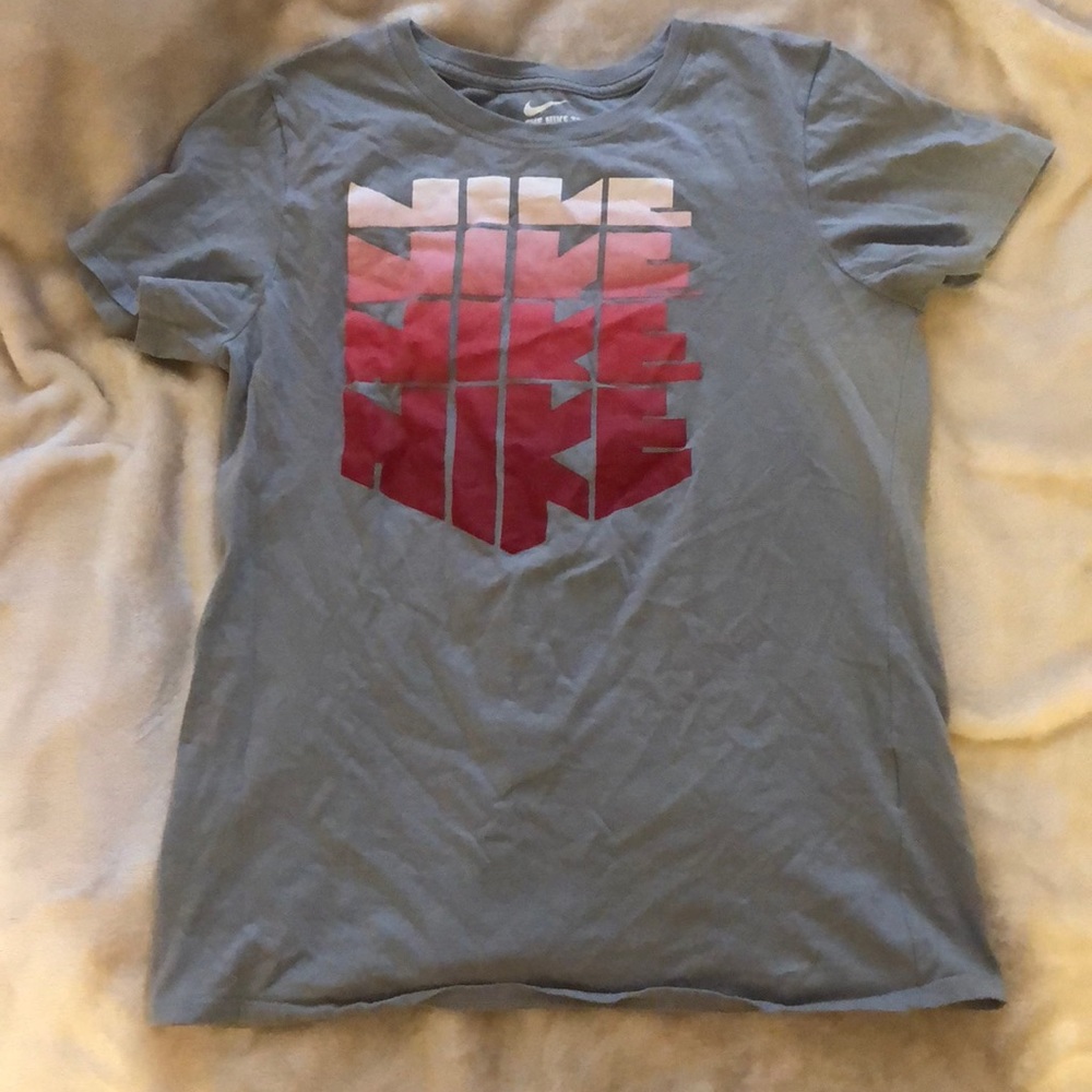 A light gray Nike tee.